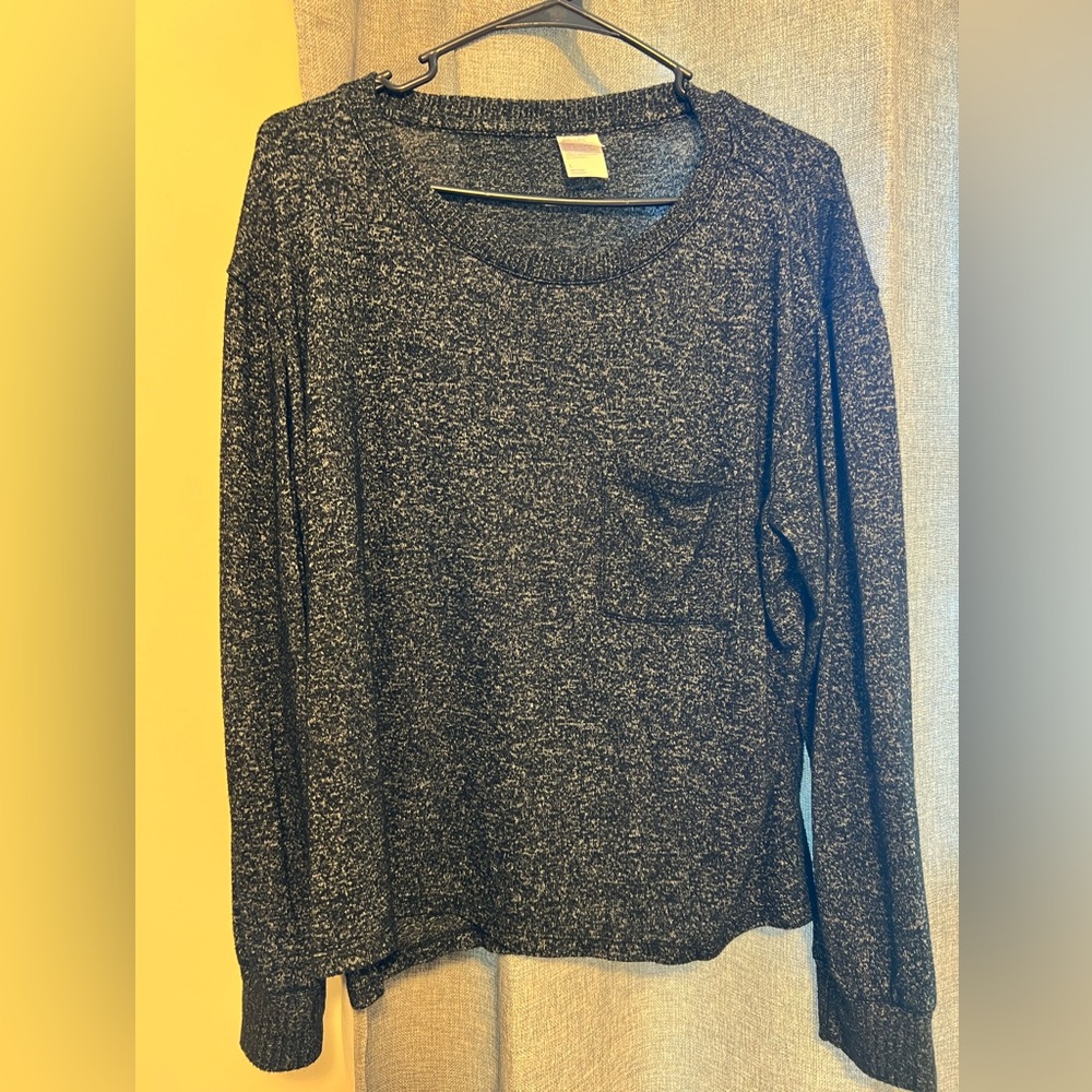 Gray wool “stars above” sleep shirt
